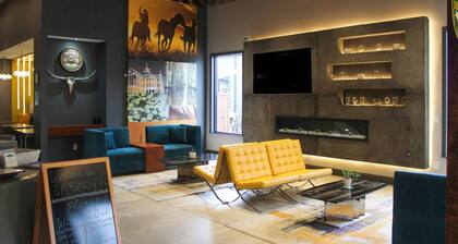 Clarion Pointe Marshall