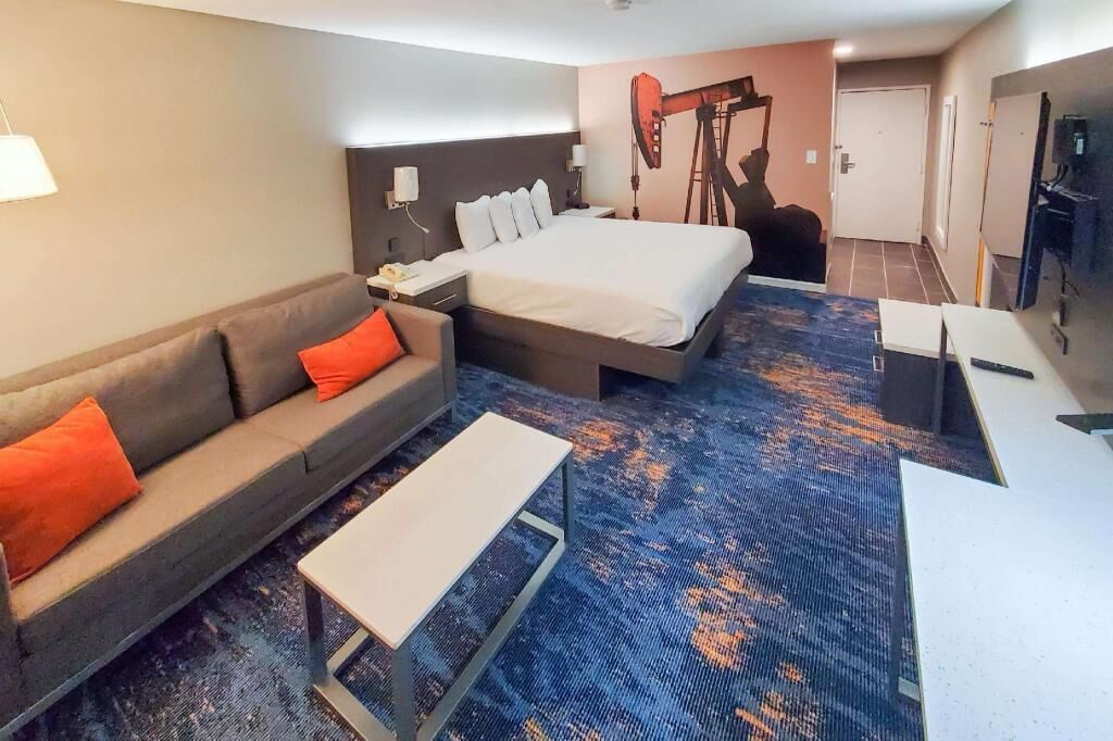 書桌、筆電工作空間、遮光布/窗簾、熨斗/熨衣板