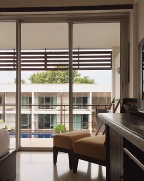 Deluxe Room, Pool View | Minibar, in-room safe, desk, rollaway beds - Vana Wellness Resort (Nong Khai)