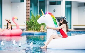Outdoor pool - Vana Wellness Resort (Nong Khai)