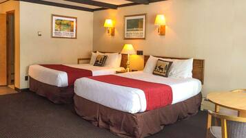 مكتب وستائر تعتيم ومكواة/لوح كي وواي فاي مجانًا