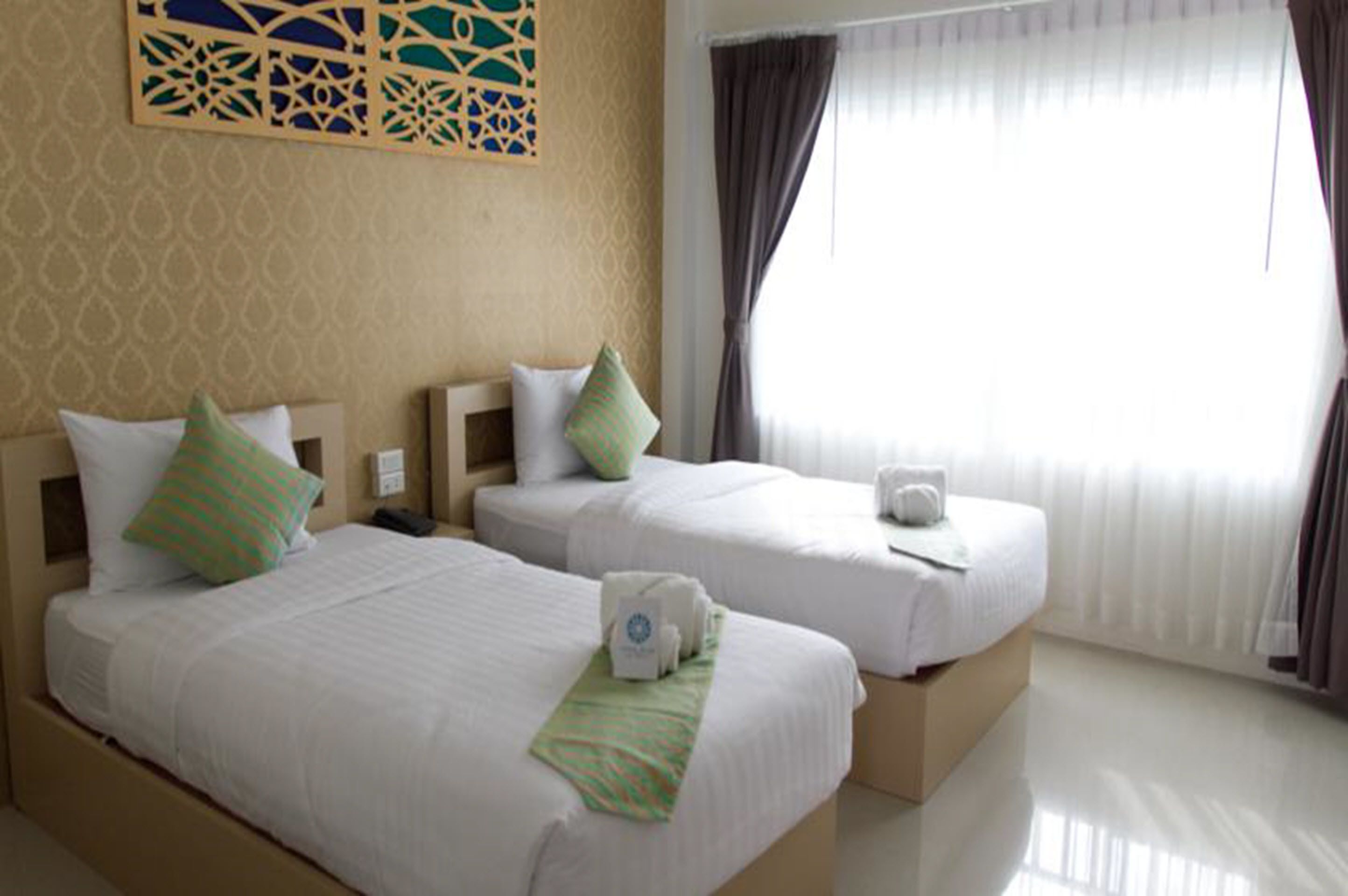 standard twin room | desk, free wifi