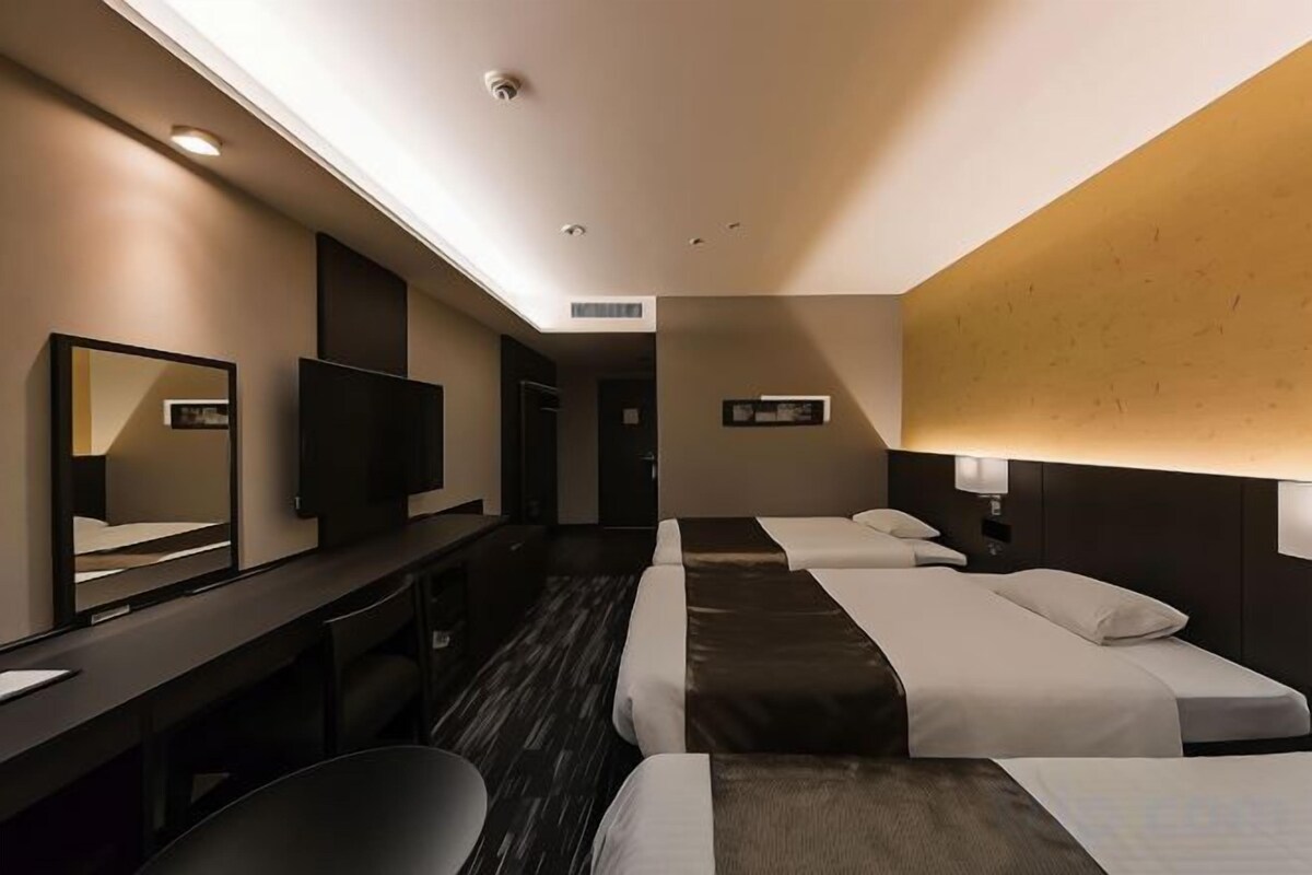 Ropa de cama de alta calidad y escritorio 