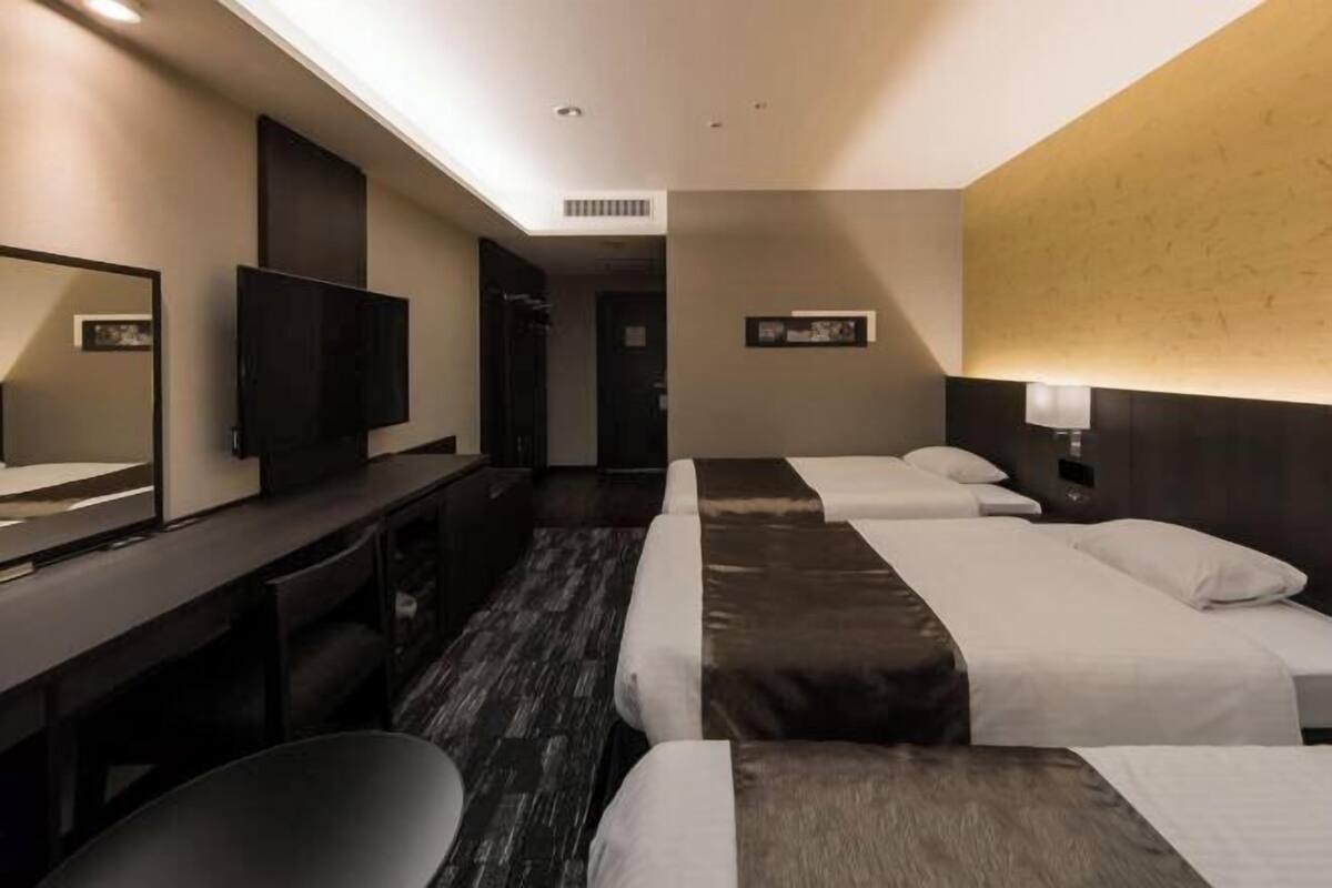 Premium bedding, desk, iron/ironing board (on request), WiFi (free)