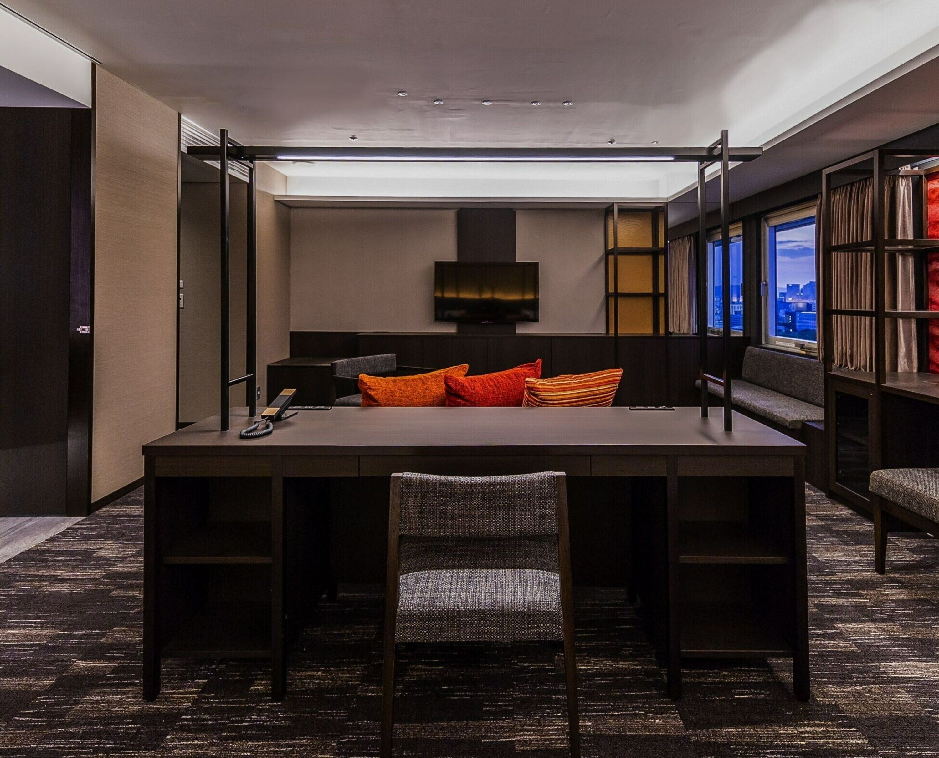 suite, non smoking | 1 bedroom, premium bedding, desk, iron/ironing board