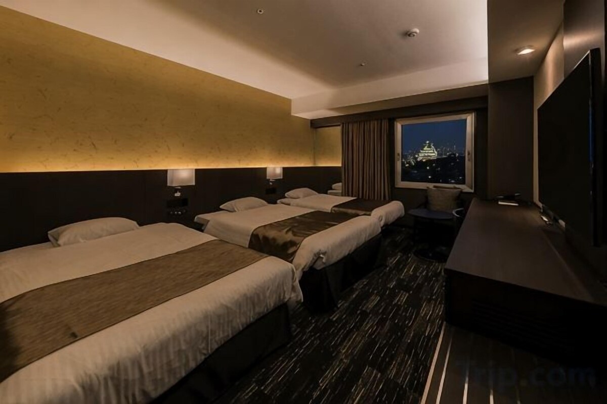 Castle View Triple Room