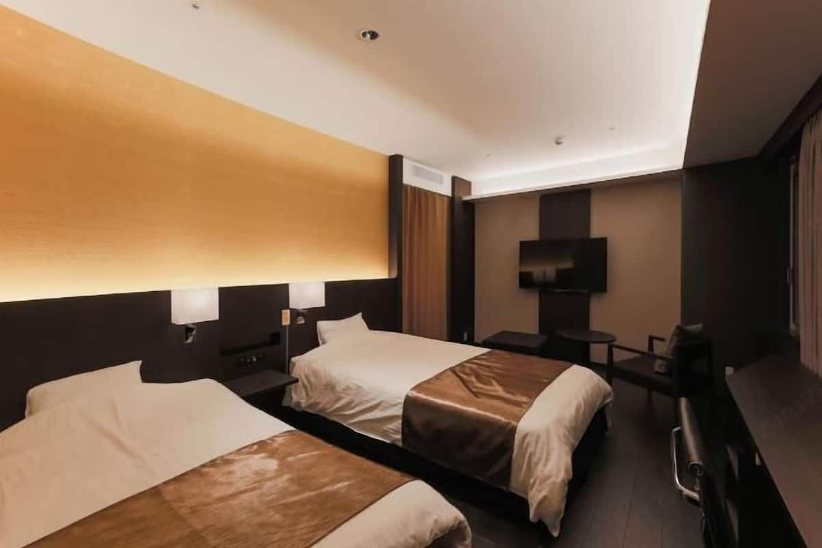 1 dormitorio, ropa de cama de alta calidad, escritorio