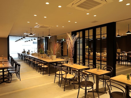 Restaurant. hotel androoms Osaka Hommachi