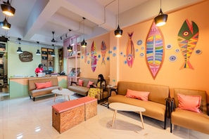 Lobby sitting area - Sleeper Hostel (Krabi)
