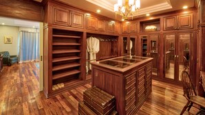 Mane Presidential Suite - Free Airport Pick Up and Transfer - Free Drop Off Casino | Room amenity - Mane La Résidence (Phnom Penh)