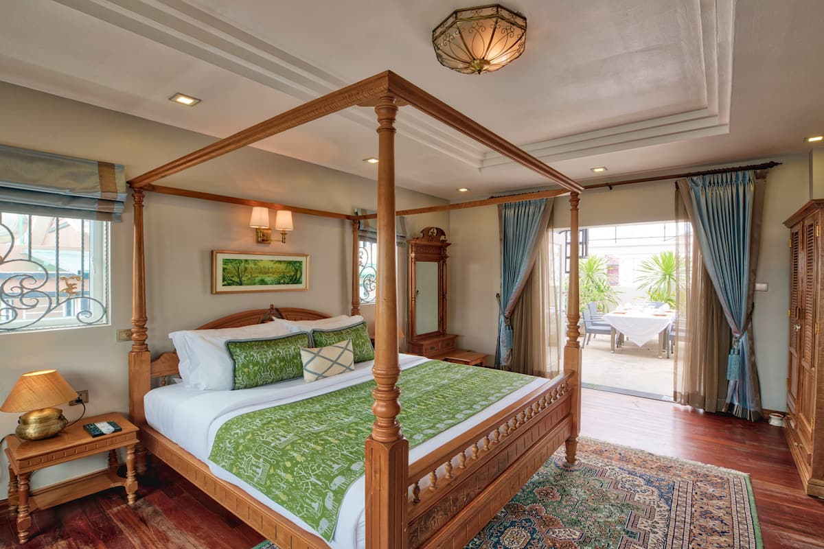 Double Room with Terrace - Free Airport Pick Up and Transfer | Premium bedding, minibar, in-room safe, desk