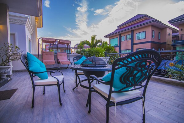 Mane Presidential Suite - Free Airport Pick Up and Transfer - Free Drop Off Casino | In-room dining