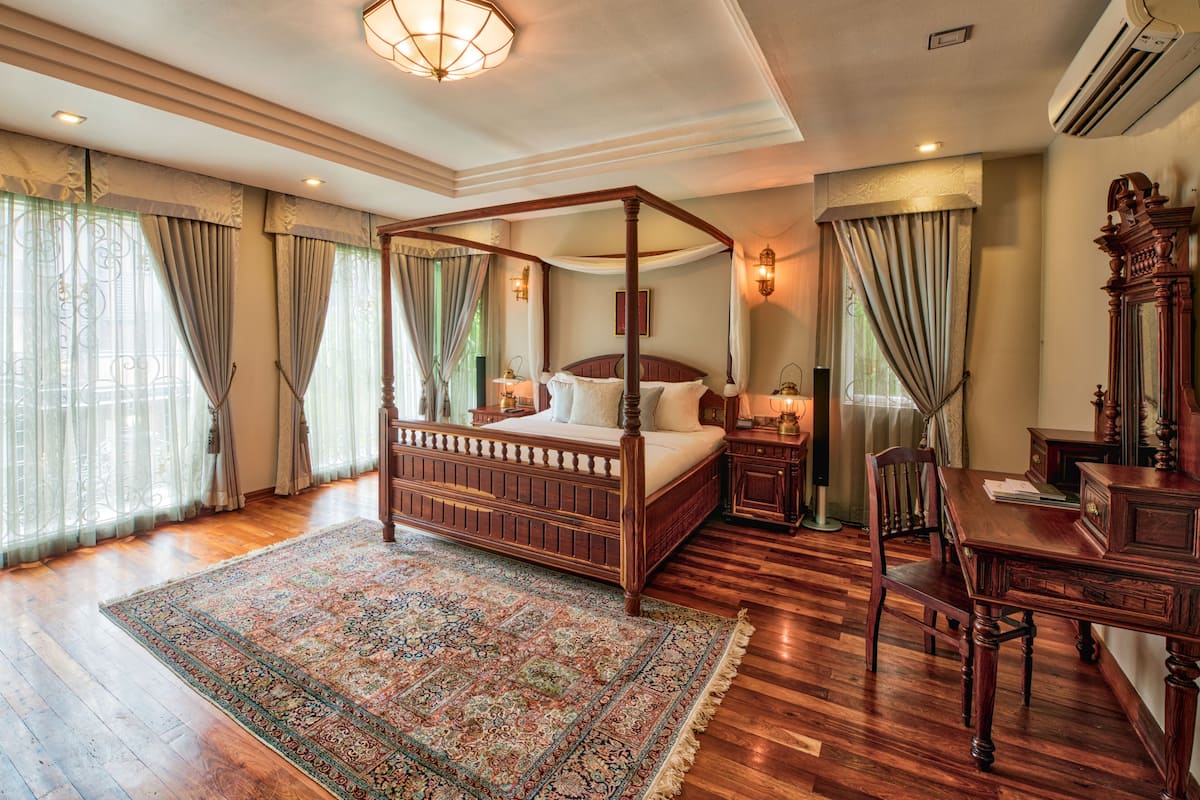 Mane Presidential Suite - Free Airport Pick Up and Transfer - Free Drop Off Casino | Premium bedding, minibar, in-room safe, desk