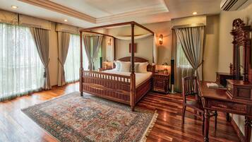 Mane Presidential Suite - Free Airport Pick Up and Transfer - Free Drop Off Casino | Premium bedding, minibar, in-room safe, individually decorated