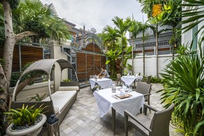 Breakfast, lunch and dinner served - Mane La Résidence (Phnom Penh)