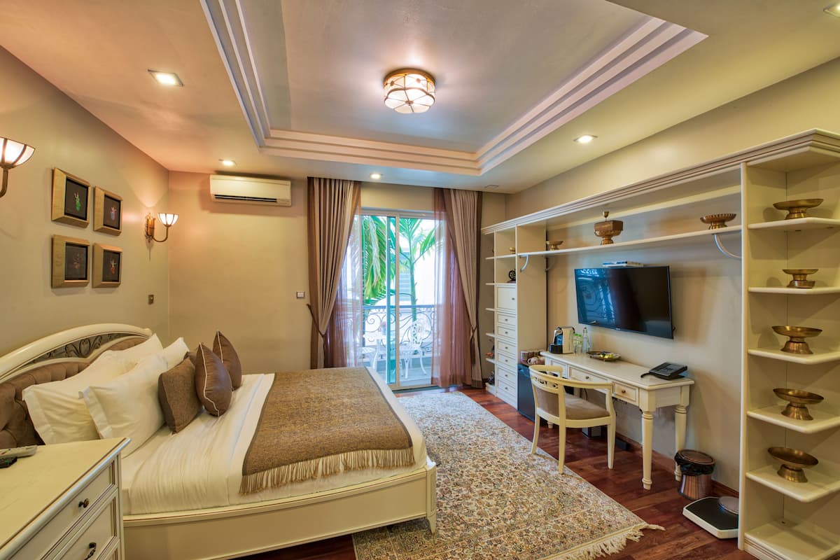 Business Double Room - Free Airport Pick Up and Transfer | Literie de qualité supérieure, minibar, coffres-forts dans les chambres