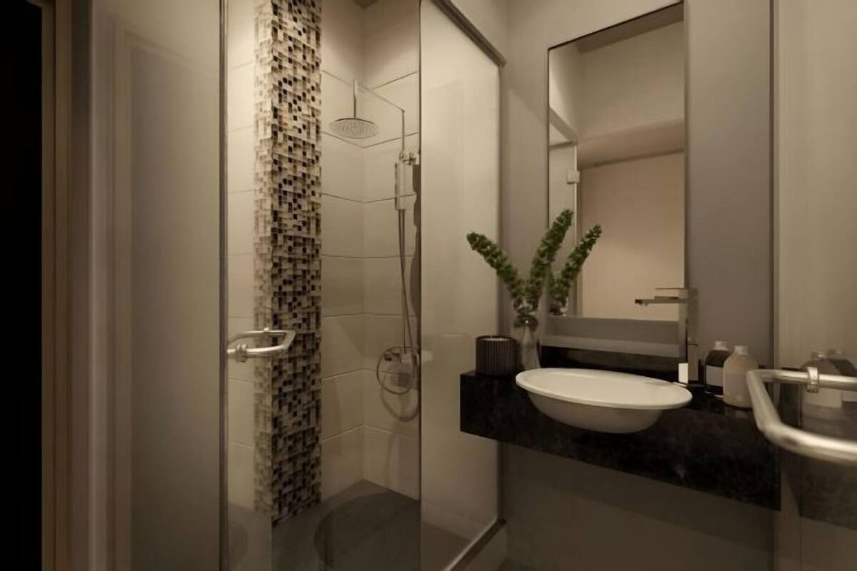 Dusche, kostenlose Toilettenartikel, Haartrockner, Handtücher