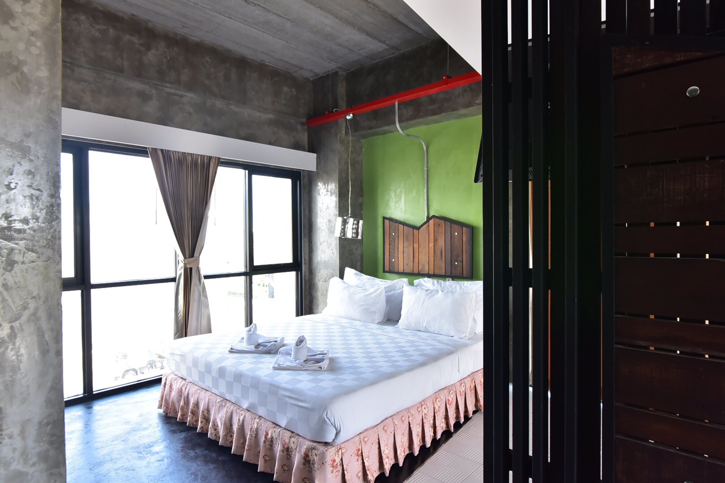 suite | desk, blackout curtains, rollaway beds, free wifi