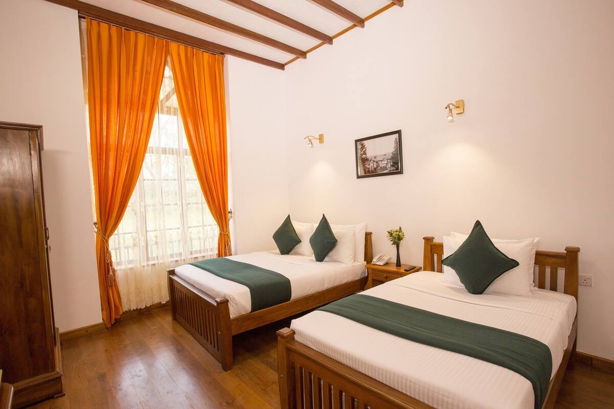 Deluxe Triple Room, 1 Bedroom, Non Smoking, Mountain View | Desk, rollaway beds, free WiFi
