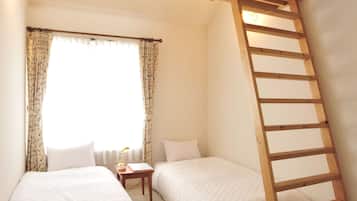 Habitación con 2 camas individuales, baño privado (Loft ) | Wifi gratis