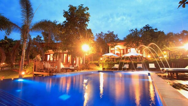 Outdoor pool - Mayura Hill Resort (Sen Monorom)