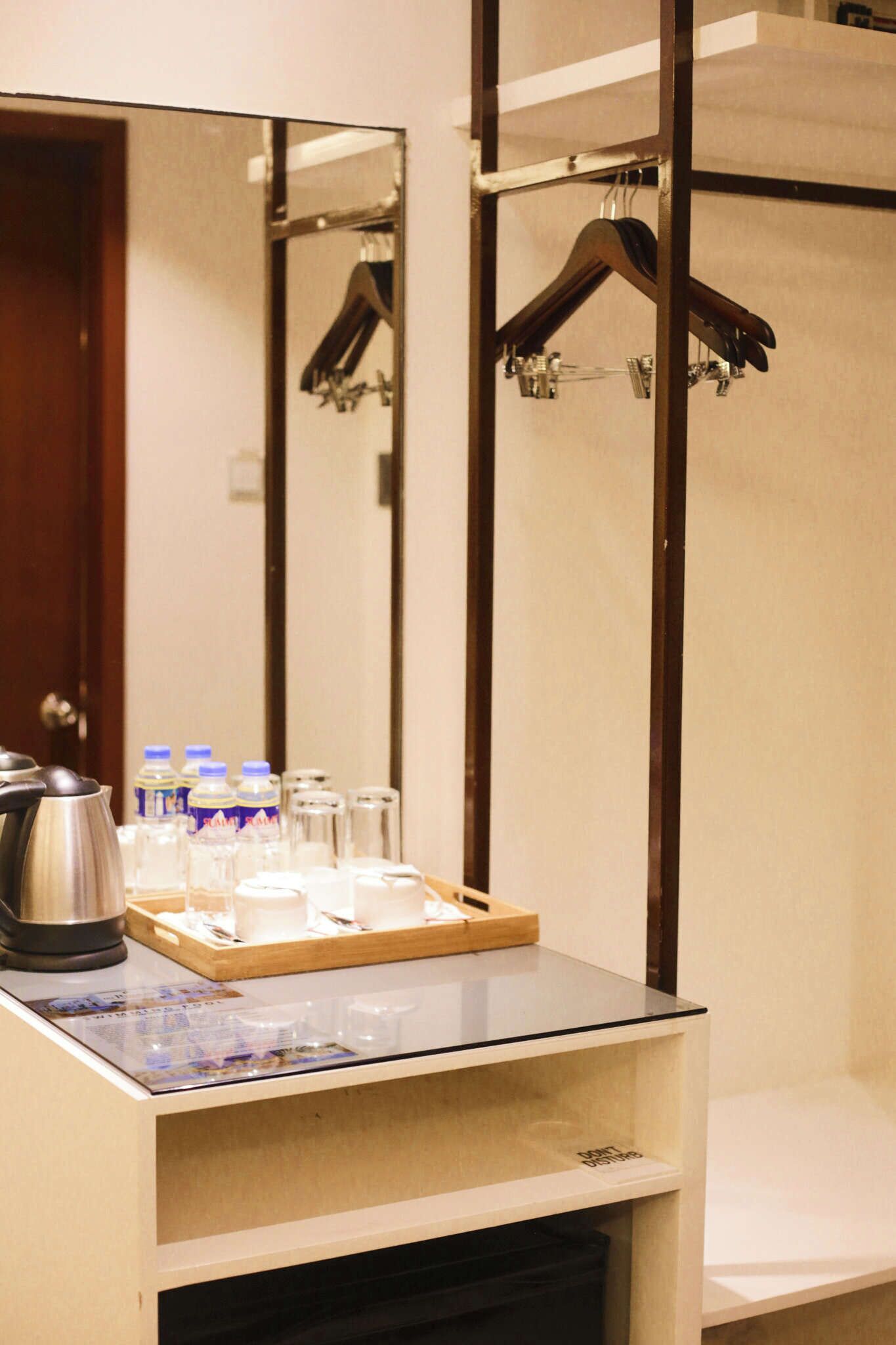 deluxe double room, 1 queen bed | minibar, in-room safe, blackout curtains