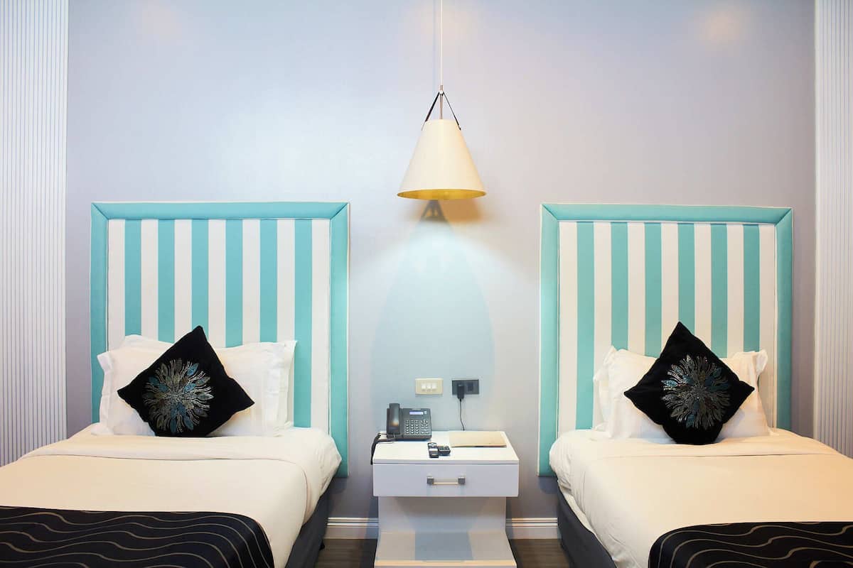 Superior Twin Room, 2 Katil Bujang (Single) | Peti besi dalam bilik, langsir/tirai gelap terus, cadar katil