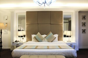 Executive Room | In-room safe, blackout drapes, bed sheets