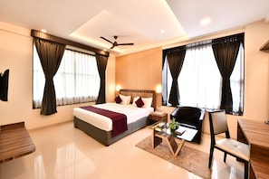Deluxe Double Room - Click Hotel Sagar Plaza Chakan, Pune (Rajgurunagar)