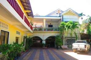 Property entrance - Kampot Guesthouse (Kampot)