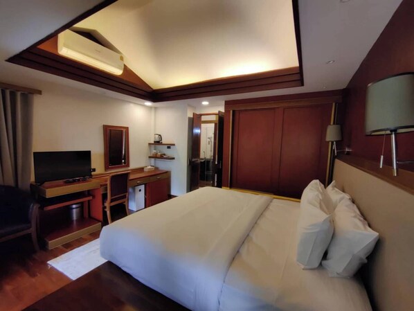 Quarto luxo (Waterfall View) | Frigobar, escrivaninha, camas extras/dobráveis (sobretaxa), Wi-Fi