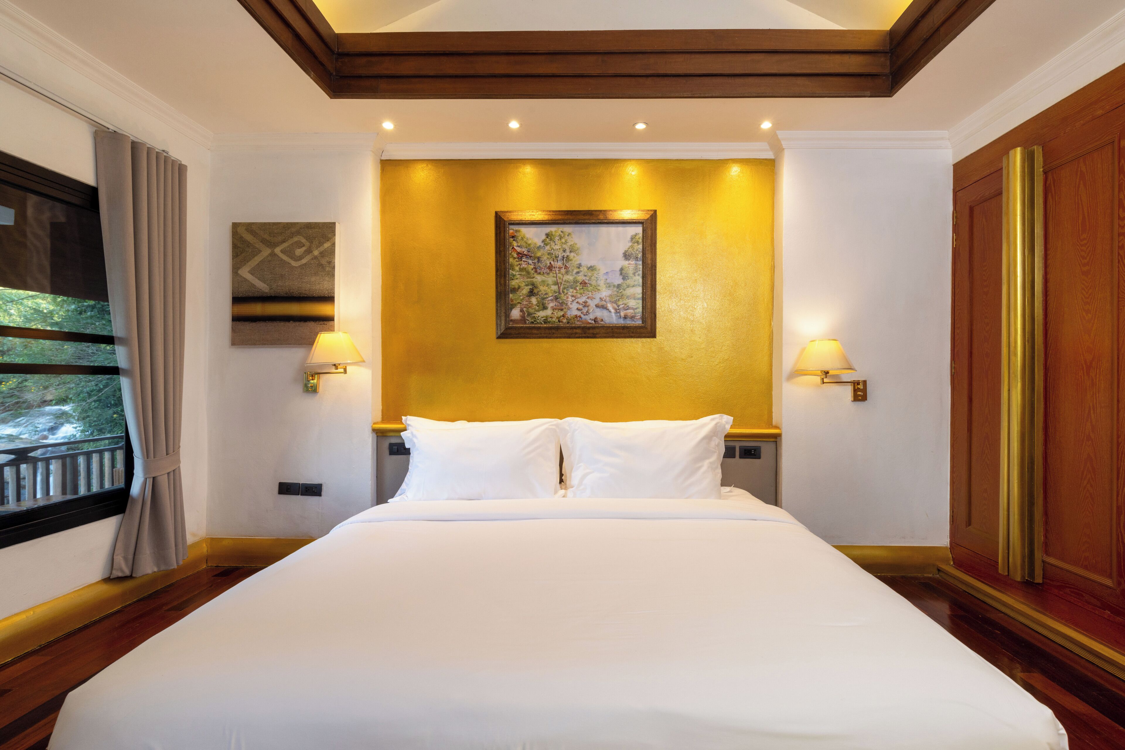 Quarto luxo | Frigobar, escrivaninha, Wi-Fi, roupa de cama