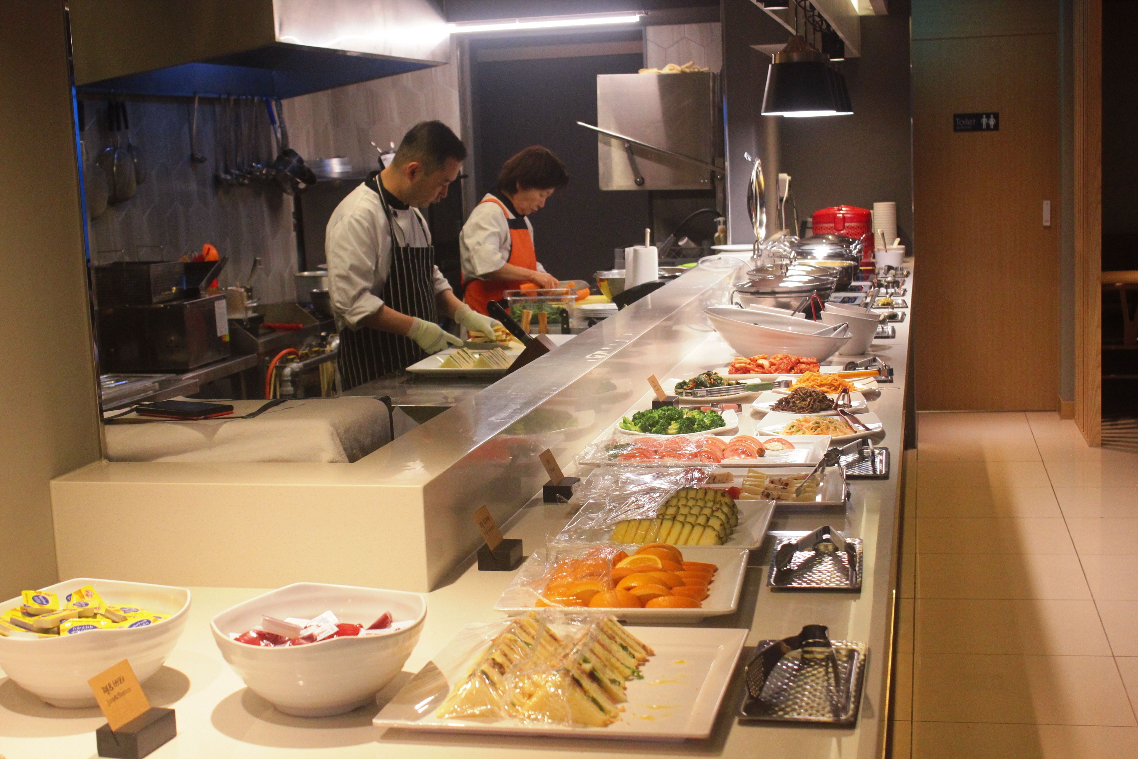 daily buffet breakfast for a fee