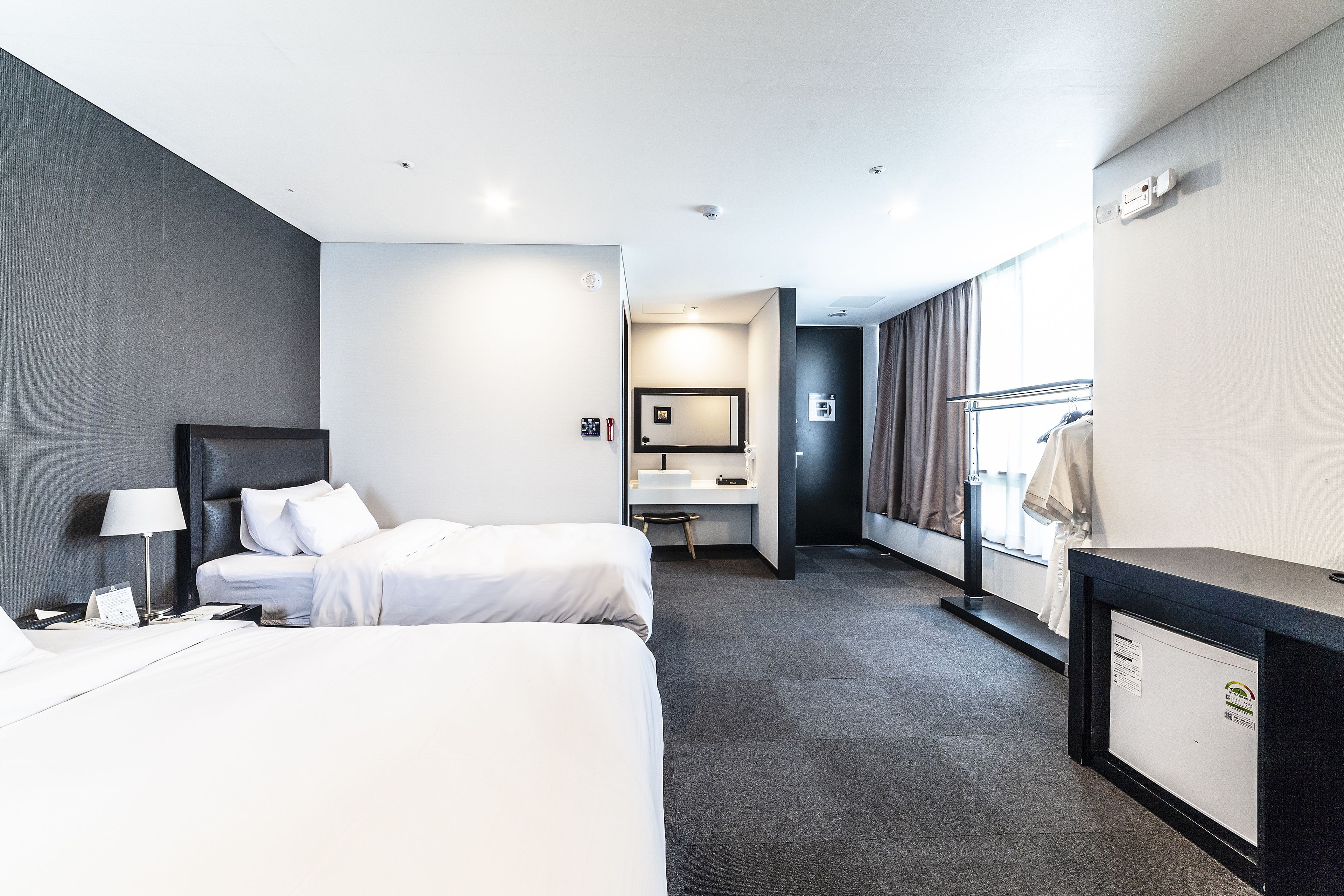 triple room | in-room safe, blackout curtains, soundproofing, iron/ironing board