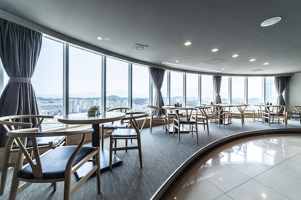 Front of property - Gangneung Tourist Hotel (Gangneung)