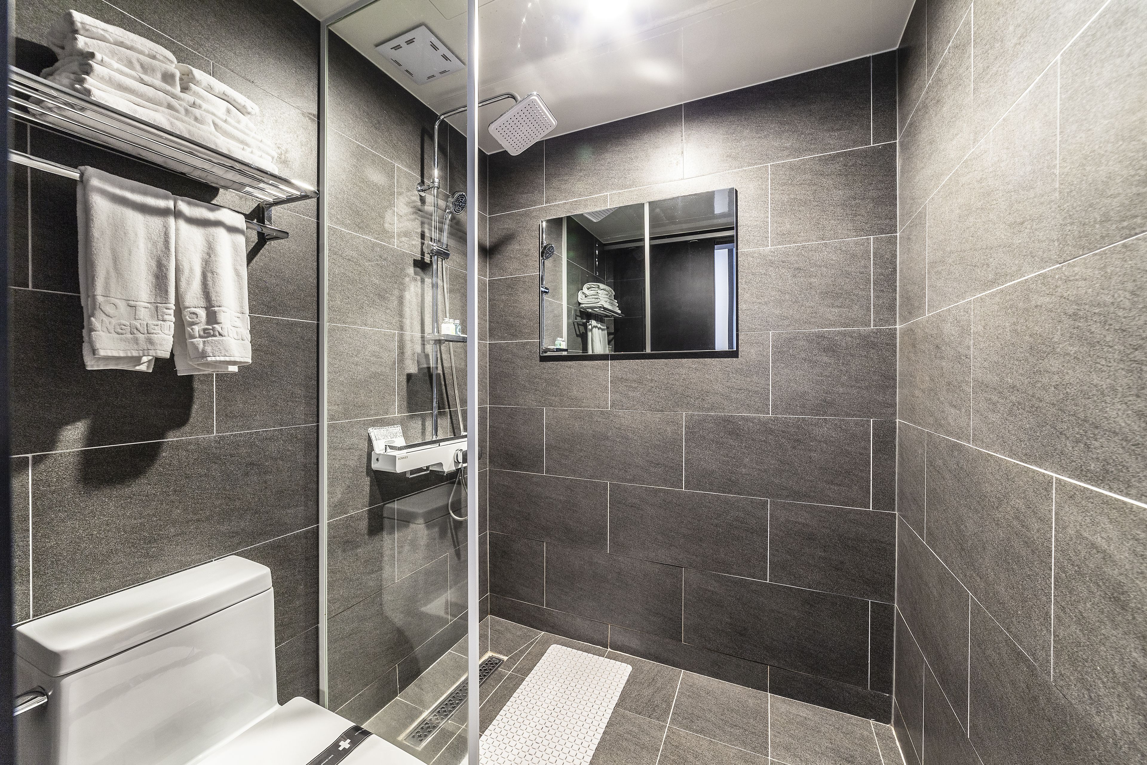 twin room | bathroom | free toiletries, hair dryer, bathrobes, slippers