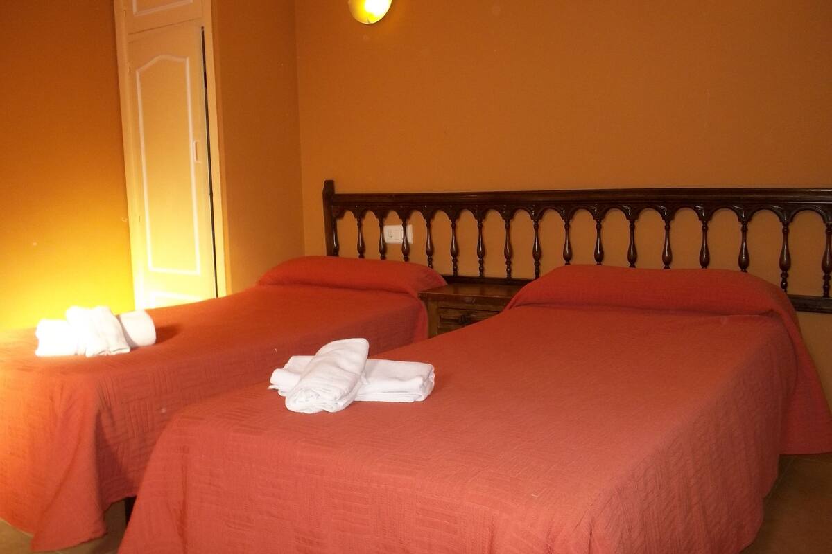 Cots/infant beds