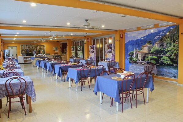 Free daily buffet breakfast - Apart-Bermudas (Benidorm)
