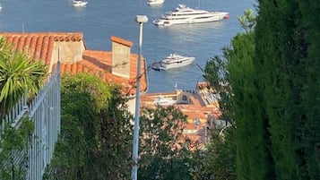 Literie de qualité supérieure, décoration personnalisée