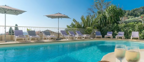 Outdoor pool, sun loungers