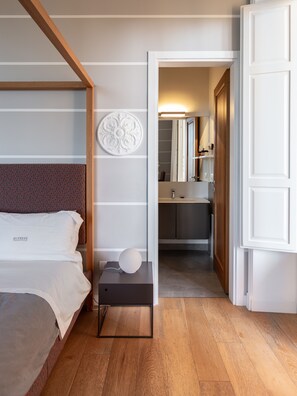 Exclusive Suite, Terrace | Bathroom | Shower, free toiletries, hair dryer, bathrobes - Euterpe L.H.T. (Agrigento)