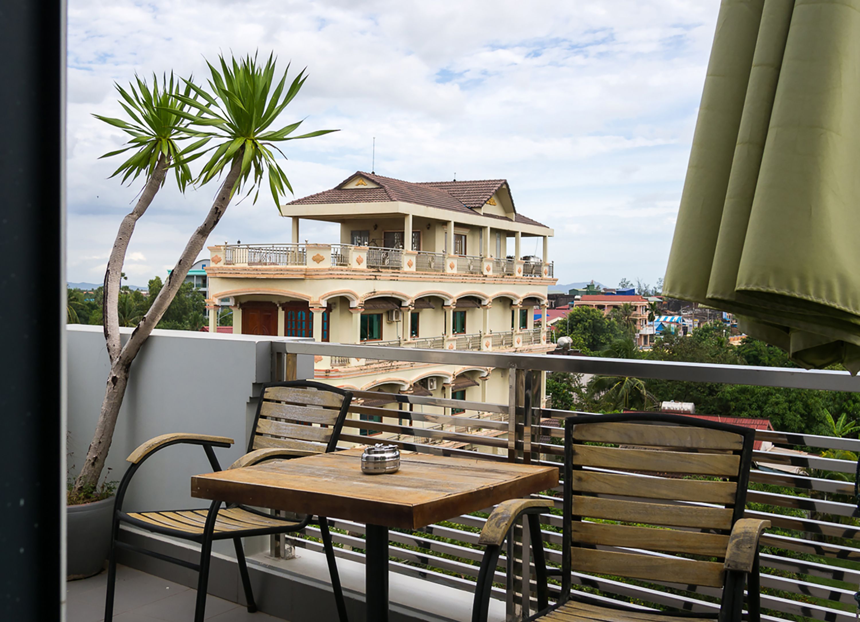 deluxe double room, 1 king bed, balcony | balcony