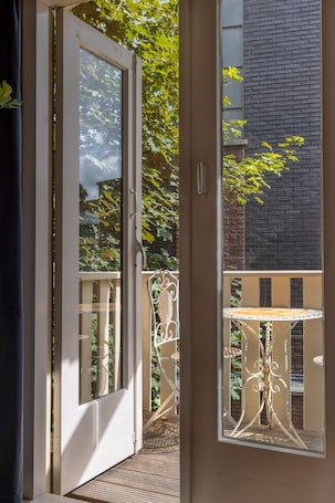 Royal Suite, 1 Bedroom, Balcony (Monsieur Philippe) | 2 bedrooms, down comforters, minibar, desk