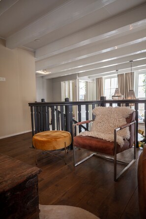 Exclusief appartement, 2 slaapkamers (Grande Madame Agaath) | Woonruimte | Plasmatelevisie, een open haard en Netflix