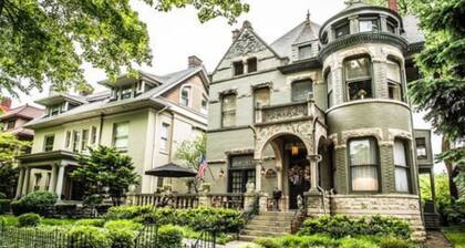 Inn at St James Court