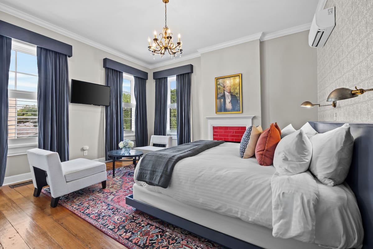 Deluxe Single Room, Ensuite (04. The Monroe)