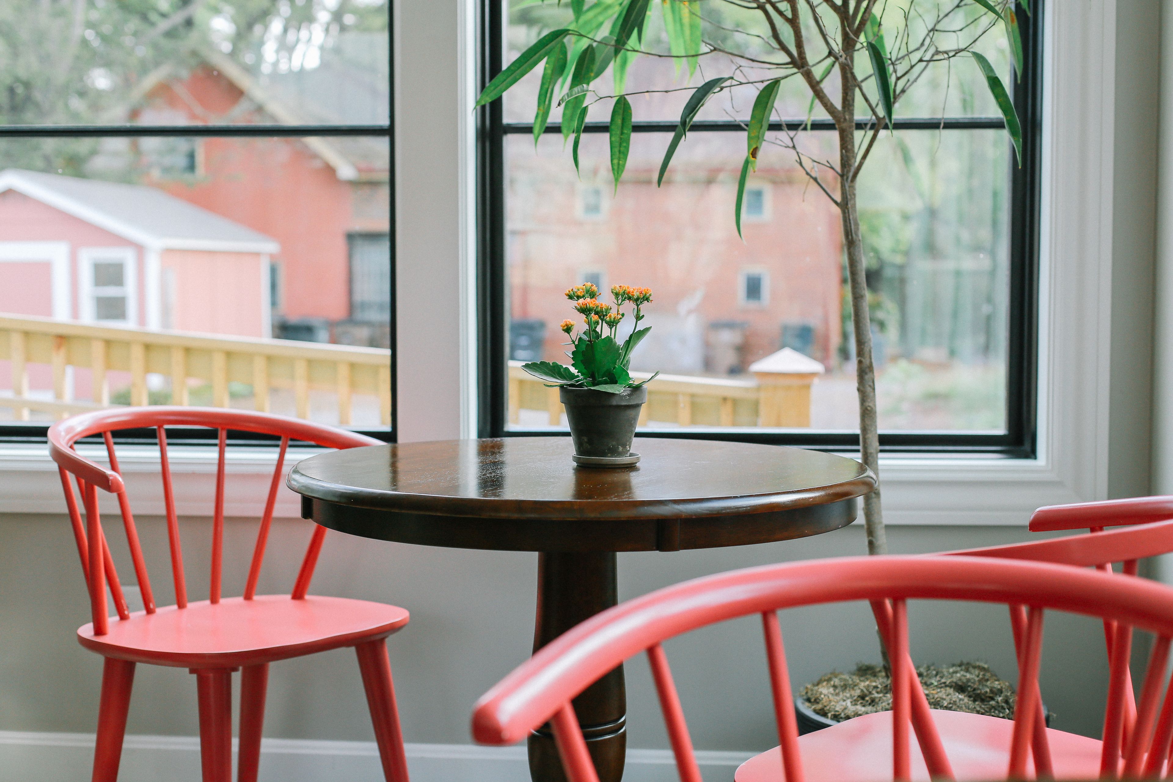 Frokost med lokale retter er inkludert hver dag