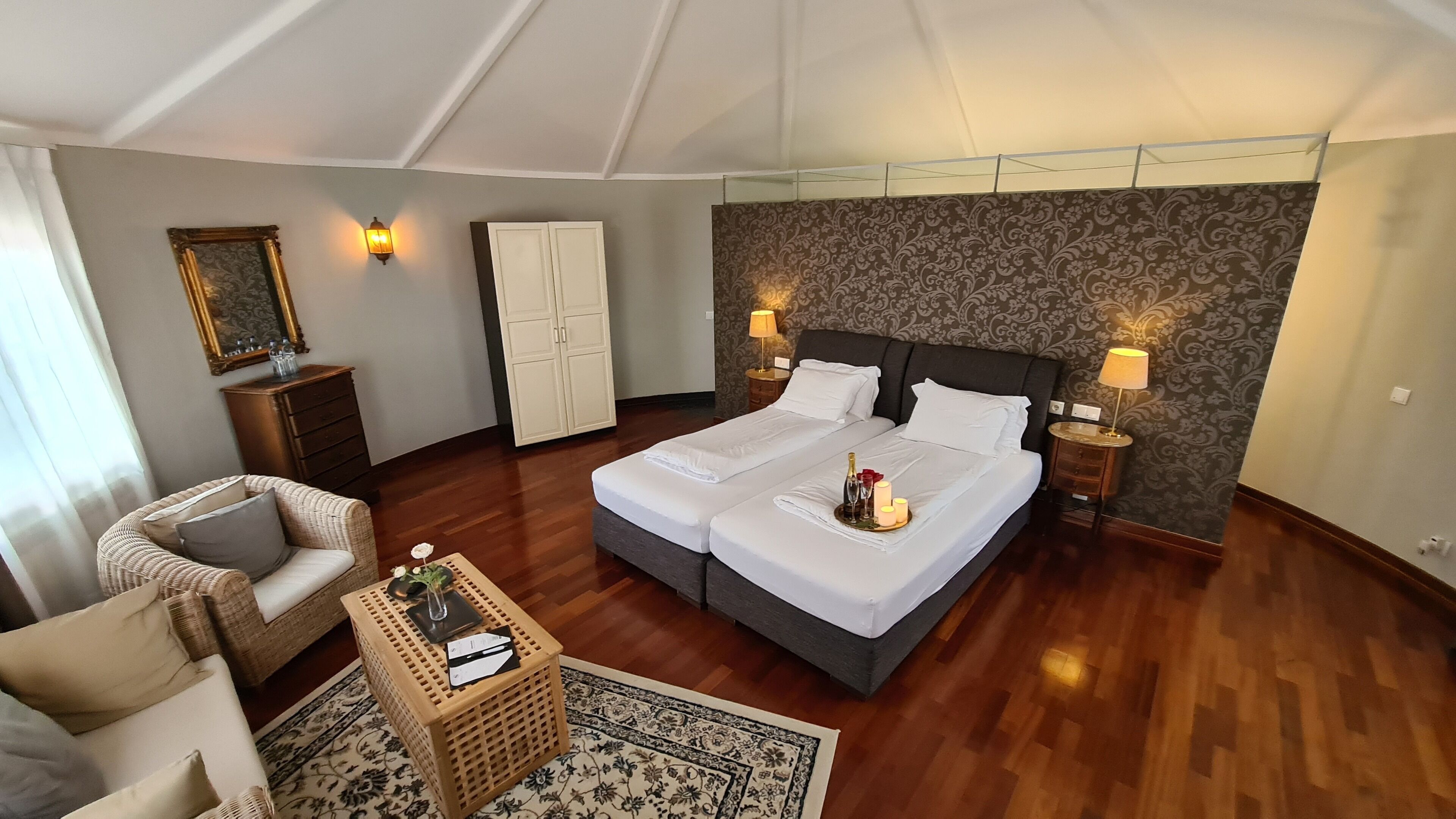 Häämatkastudiosviitti, 1 makuuhuone, merinäköala (Dom Henrique o Navegador) | Ylelliset vuodevaatteet, minibaari, yksilöllisesti sisustettu