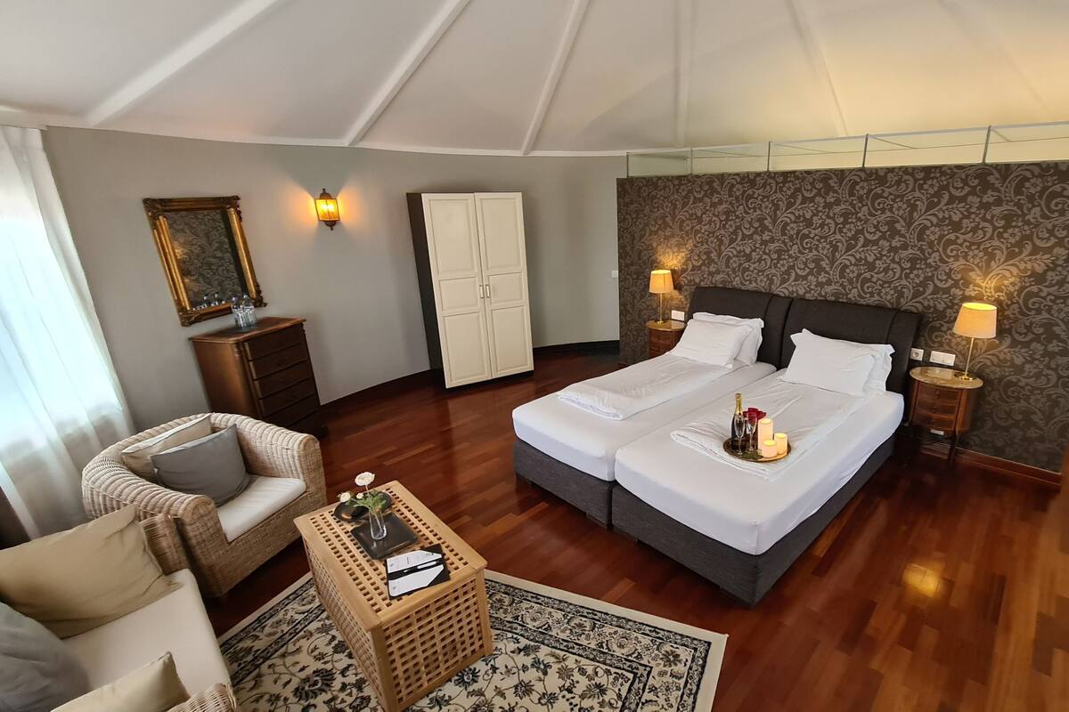 Häämatkastudiosviitti, 1 makuuhuone, merinäköala (Dom Henrique o Navegador) | Ylelliset vuodevaatteet, minibaari, yksilöllisesti sisustettu