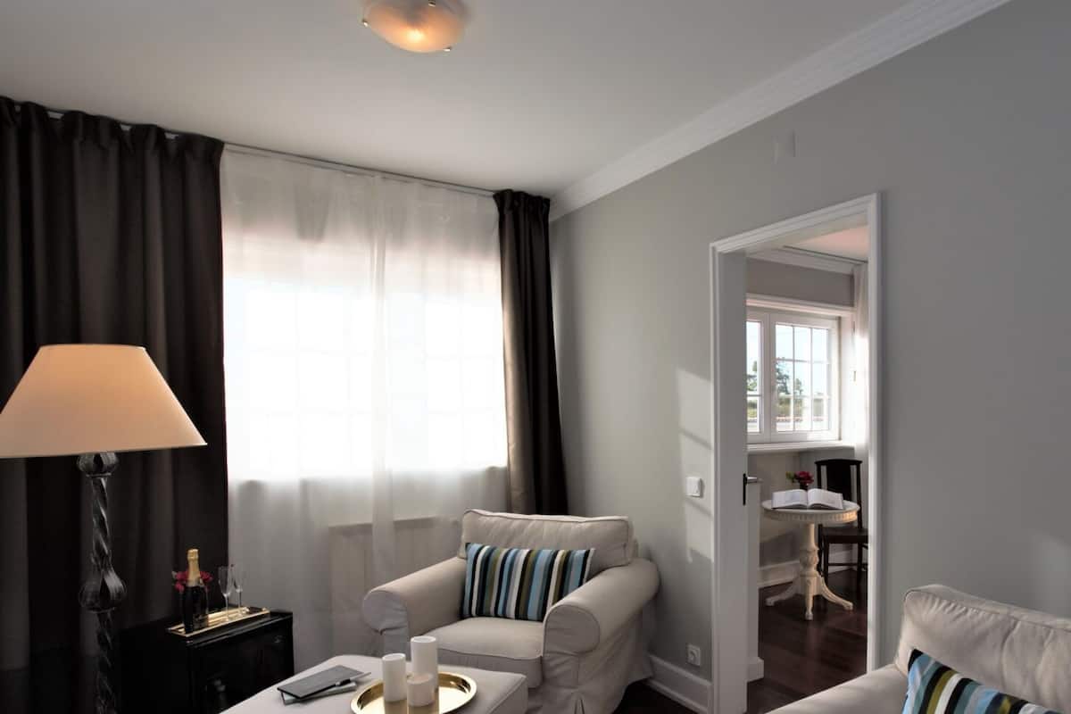 Superior Suite, 2 Bedrooms, Jetted Tub, Sea View (Vasco da Gama) | 1 bedroom, premium bedding, minibar, individually decorated